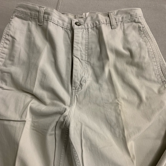 31x32 Flat Front GAP Khaki Slacks like new - Picture 3 of 4